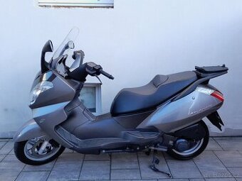 Aprilia Atlantic 250, výborný stav, po TK