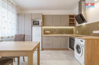 Pronájem bytu 1+1, 35 m², Karlovy Vary, ul. Úvalská