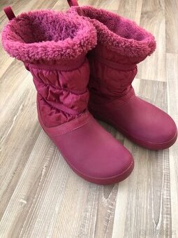 Snehule Crocs