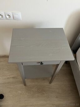 HEMNES Noční stolek, šedý, 46x35 cm