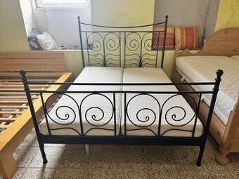 Černá kovová postel-letiště 160x200 IKEA