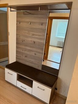 Předsíňová stěna