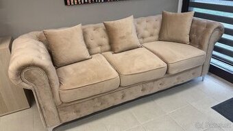 Prodám luxusní sametovou pohovku v béžové barvě – výborný st