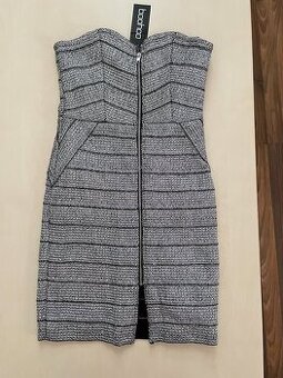Nové, materiál jako drátky, šaty, vel M i méně, Boohoo