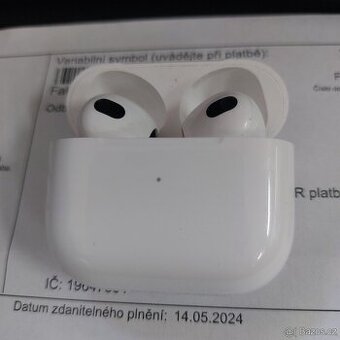 Sluchátka Apple AirPods, DOKLAD,ZÁRUKA,TOP STAV