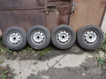 kola 225/70 R15C 112/110 R