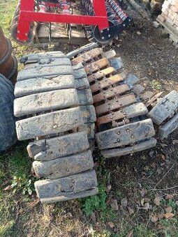 Prodám použité pásy 400×72,5×74 – Komatsu PC55 MR-3