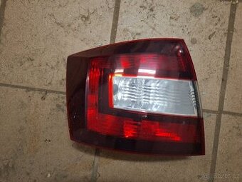 rapid levé zadní světlo