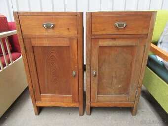 Nabízím starožitné secesní noční stolky. Masivní měkké dřevo