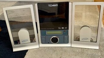 Stříbrné rádio s CD přehrávačem a reproduktory