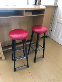 Dvě barové stoličky