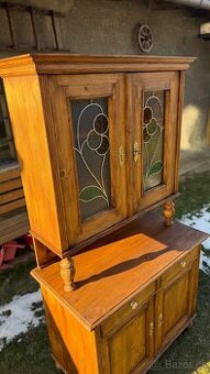 Kredenc, sekretář, příborník