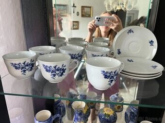 porcelán, keramika sady hrnečků, talířků, váz