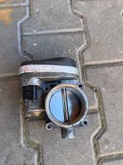 Škrtící klapka bmw e46 316i