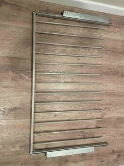 Výsuvný věšák na kalhoty