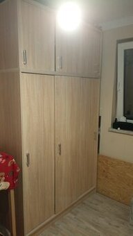 Skříň s nástavcem