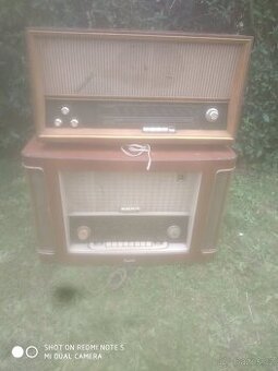 Staré elektronkové rádio