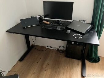 Elektricky polohovatelný stůl s deskou lamino 160x80