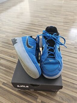 Prodám basketbalové/sálové boty Nike Lebron vel. 36,5