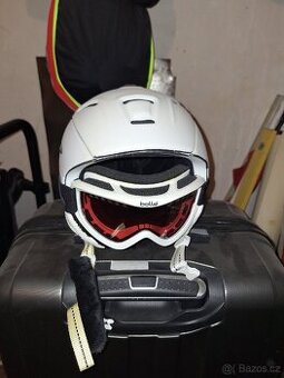 Dámská lyžařská helma. Nepoužitá...