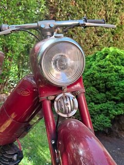 Jawa 555 Pařez