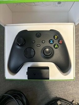Xbox bezdrátový ovladač + Xbox Play & Charge Kit