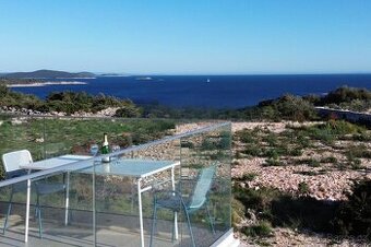 🌊 Luxusní apartmán s bazénem a výhledem na moře v Ražnji –