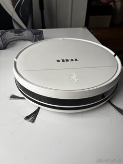 Prodám robotický vysavač Tesla
