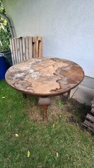 Rozkládací dřevěný stůl s 5 židlemi