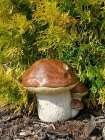 Zahradní dekorace-houby trojčata,hřiby skupinka,umělý kámen