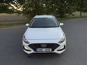 Hyundai i30 1.6crdi combi plus automat