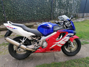 Honda CBR600F - 1
