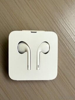 Sluchátka Apple EarPods (originální, Lightning)