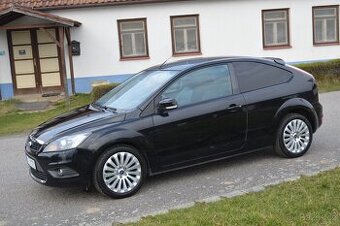 Ford Focus 1.6i - 85kw , bez koroze , FUUL servis pouze FORD