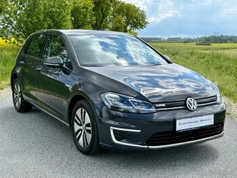 Volkswagen e-Golf, 32kWh,SoH 89%,CCS,NAVI, s DPH 349 000,-