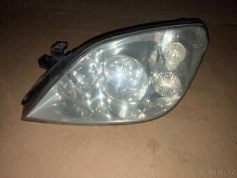 Přední levé světlo Nissan Primera P12