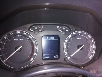 Škoda Octavia 2 budíky