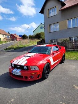 Ford Mustang GT 4,6 V8 - 1