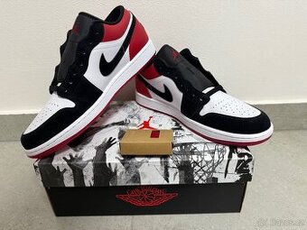 Air Jordan 1 Low SE Black Toe