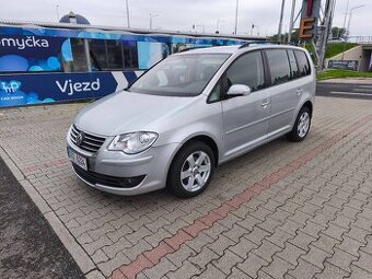 VW Touran 2.0 TDI 103 kW - po servisu
