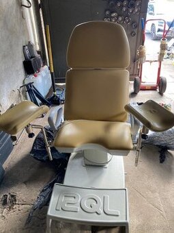 Gynekologické křeslo golem s motory