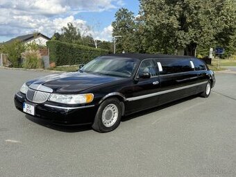 Lincoln Town Car 4.6 160kW Extra Long 9 míst