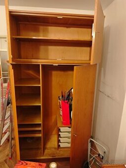 Retro šatní skříně a skříňky