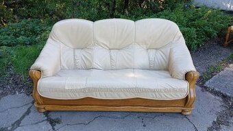 Kožená trojsedačka s masivním dubovým dřevem