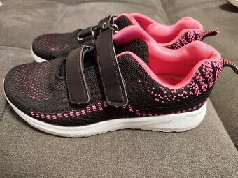 Prodám dětské tenisky