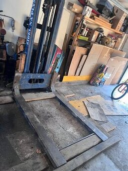 Zvedák, zdviž, věž VZV