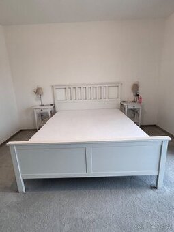 Postel IKEA HEMNES 160x200cm, včetně matrace.