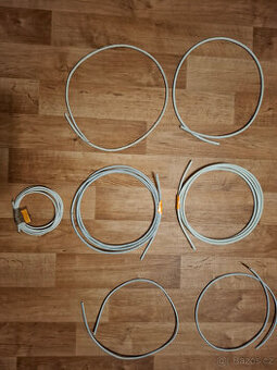 Kabely: koaxiální, instalační, vodiče-šňůry s vidlicí