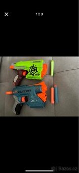 Nerf Zombie + NERF - Elite 2.0 Volt SD 1