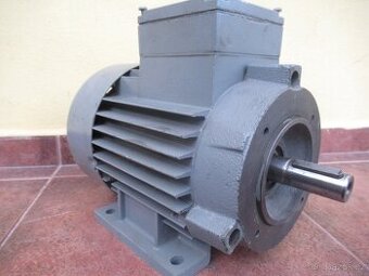 NEPOUŽITÝ patkový elektromotor s přírubou 380V.0,75kw-2870ot